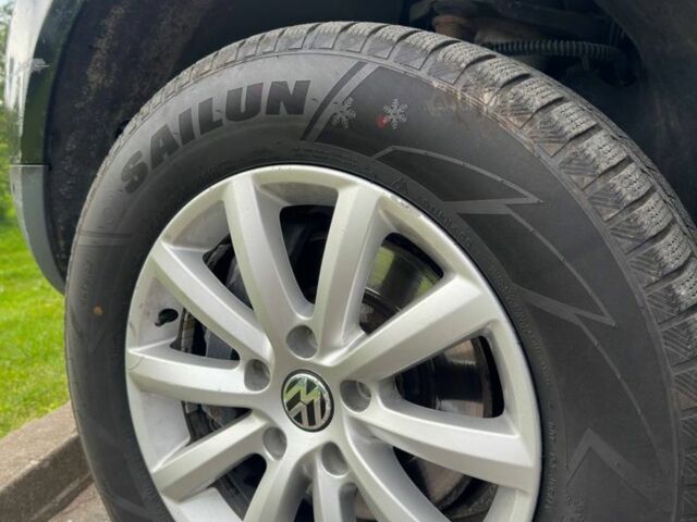 Черный Фольксваген Туарег, объемом двигателя 3 л и пробегом 281 тыс. км за 4999 $, фото 13 на Automoto.ua