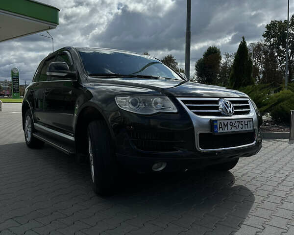 Черный Фольксваген Туарег, объемом двигателя 3 л и пробегом 289 тыс. км за 11800 $, фото 1 на Automoto.ua