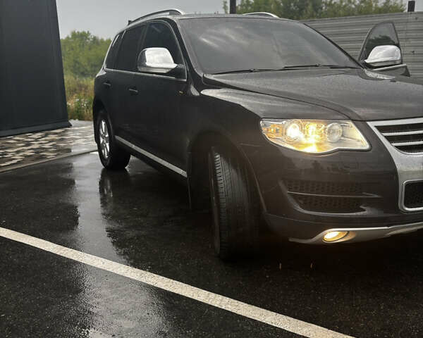 Черный Фольксваген Туарег, объемом двигателя 3.6 л и пробегом 173 тыс. км за 14500 $, фото 2 на Automoto.ua