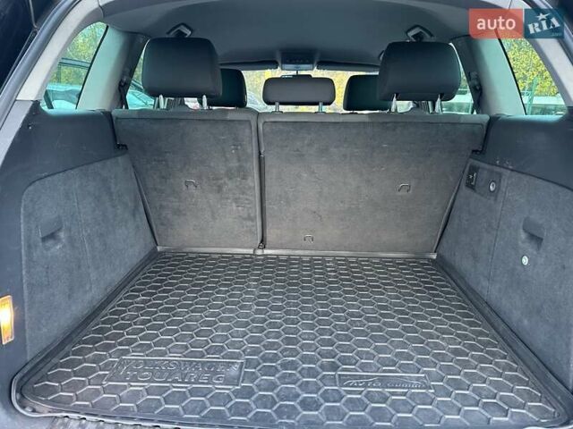 Чорний Фольксваген Туарег, об'ємом двигуна 3 л та пробігом 340 тис. км за 10900 $, фото 38 на Automoto.ua