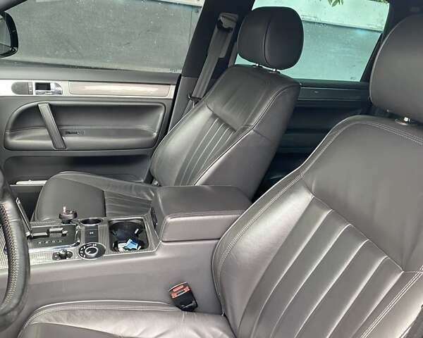 Черный Фольксваген Туарег, объемом двигателя 2.97 л и пробегом 286 тыс. км за 13350 $, фото 3 на Automoto.ua