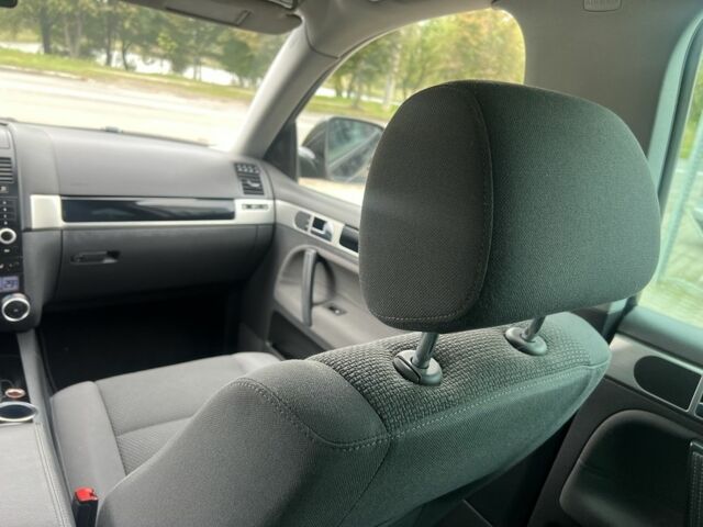 Чорний Фольксваген Туарег, об'ємом двигуна 3 л та пробігом 250 тис. км за 6999 $, фото 3 на Automoto.ua