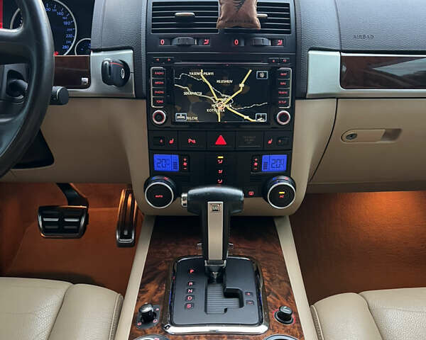 Черный Фольксваген Туарег, объемом двигателя 2.97 л и пробегом 235 тыс. км за 15200 $, фото 35 на Automoto.ua