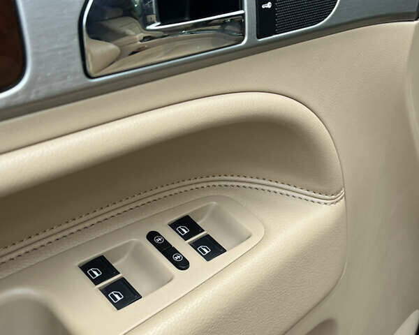 Черный Фольксваген Туарег, объемом двигателя 2.97 л и пробегом 235 тыс. км за 15200 $, фото 17 на Automoto.ua