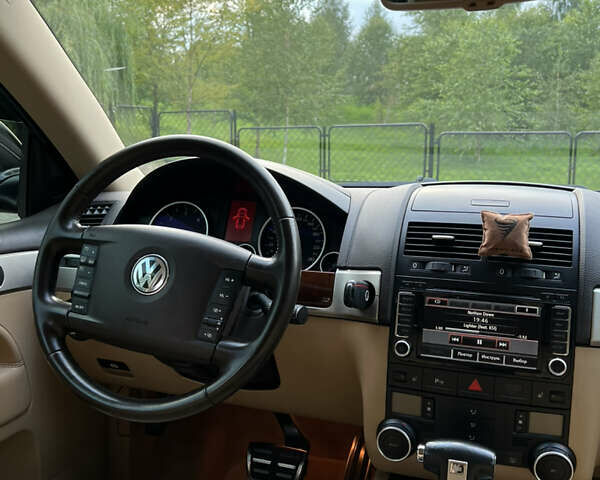 Черный Фольксваген Туарег, объемом двигателя 2.97 л и пробегом 235 тыс. км за 15200 $, фото 30 на Automoto.ua