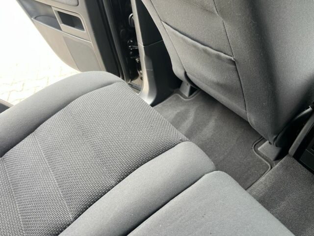 Чорний Фольксваген Туарег, об'ємом двигуна 3 л та пробігом 250 тис. км за 6999 $, фото 17 на Automoto.ua