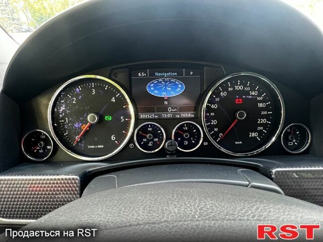 Черный Фольксваген Туарег, объемом двигателя 3 л и пробегом 325 тыс. км за 13000 $, фото 3 на Automoto.ua