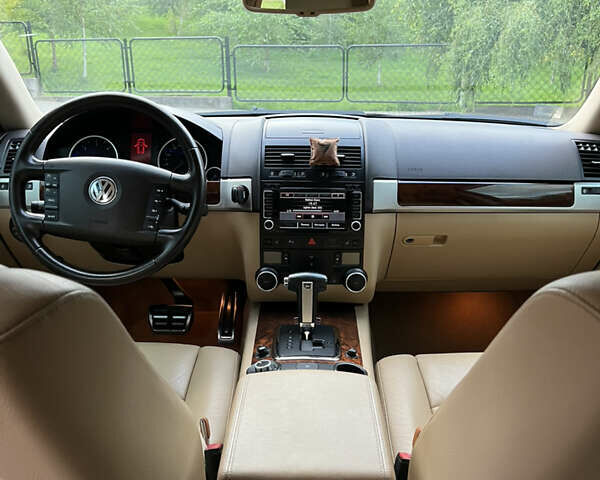 Черный Фольксваген Туарег, объемом двигателя 2.97 л и пробегом 235 тыс. км за 15200 $, фото 29 на Automoto.ua