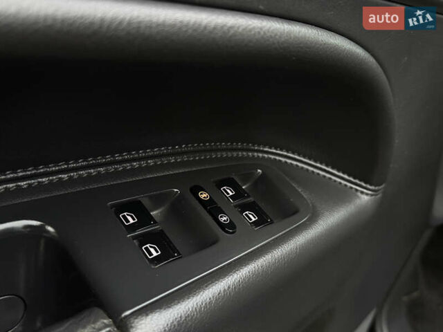 Черный Фольксваген Туарег, объемом двигателя 3 л и пробегом 280 тыс. км за 11700 $, фото 28 на Automoto.ua