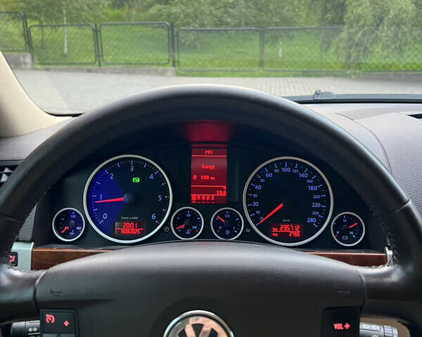 Черный Фольксваген Туарег, объемом двигателя 2.97 л и пробегом 235 тыс. км за 15200 $, фото 37 на Automoto.ua