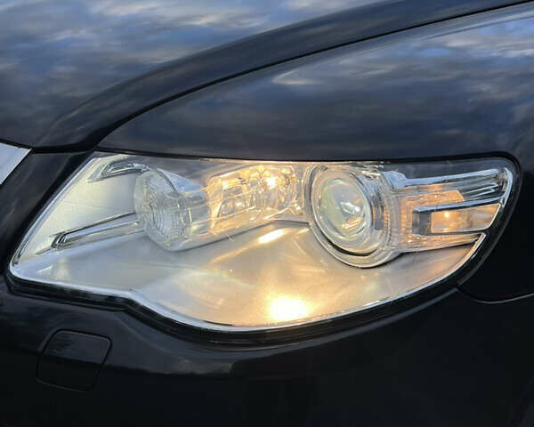 Черный Фольксваген Туарег, объемом двигателя 2.97 л и пробегом 235 тыс. км за 15200 $, фото 7 на Automoto.ua