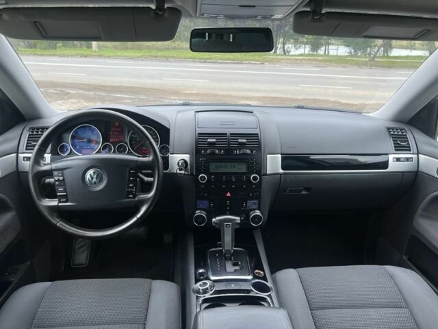 Чорний Фольксваген Туарег, об'ємом двигуна 3 л та пробігом 250 тис. км за 6999 $, фото 13 на Automoto.ua