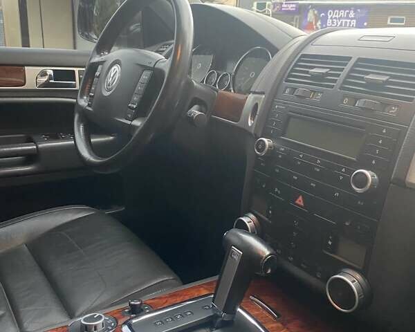 Черный Фольксваген Туарег, объемом двигателя 3.6 л и пробегом 148 тыс. км за 14000 $, фото 20 на Automoto.ua