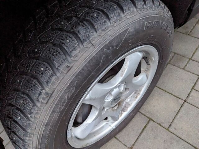 Черный Фольксваген Туарег, объемом двигателя 0 л и пробегом 300 тыс. км за 5816 $, фото 1 на Automoto.ua