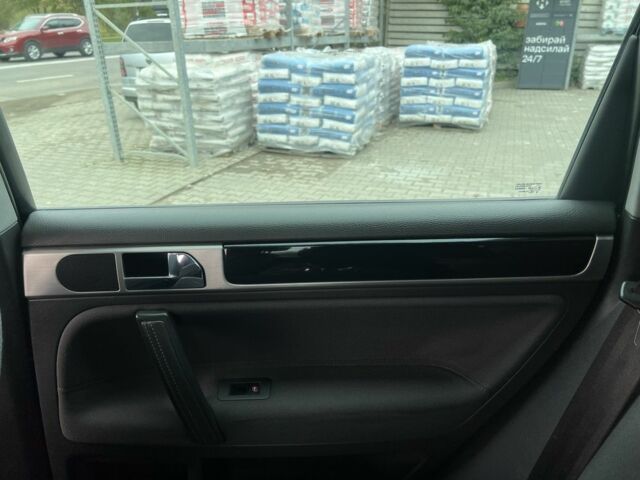 Чорний Фольксваген Туарег, об'ємом двигуна 3 л та пробігом 250 тис. км за 6999 $, фото 7 на Automoto.ua