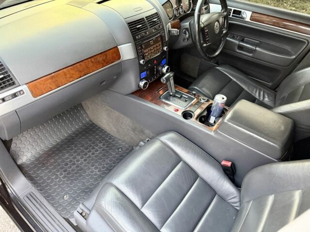 Черный Фольксваген Туарег, объемом двигателя 0 л и пробегом 345 тыс. км за 5300 $, фото 7 на Automoto.ua