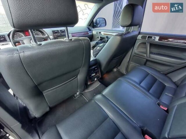 Черный Фольксваген Туарег, объемом двигателя 2.5 л и пробегом 294 тыс. км за 10800 $, фото 14 на Automoto.ua