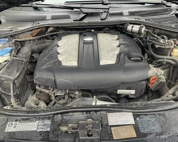 Черный Фольксваген Туарег, объемом двигателя 2.97 л и пробегом 348 тыс. км за 12500 $, фото 8 на Automoto.ua