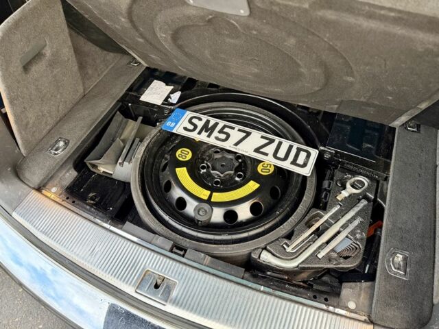 Черный Фольксваген Туарег, объемом двигателя 0 л и пробегом 345 тыс. км за 5300 $, фото 13 на Automoto.ua