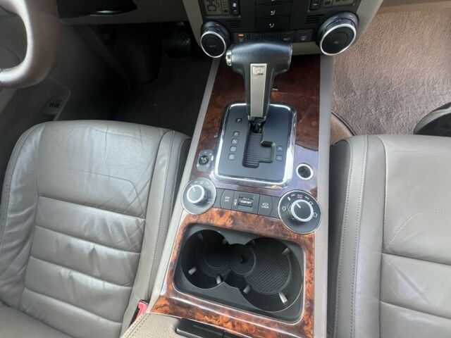 Черный Фольксваген Туарег, объемом двигателя 3 л и пробегом 264 тыс. км за 11799 $, фото 22 на Automoto.ua