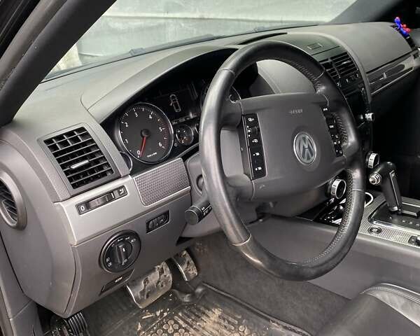 Черный Фольксваген Туарег, объемом двигателя 2.97 л и пробегом 286 тыс. км за 13350 $, фото 4 на Automoto.ua