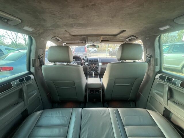 Черный Фольксваген Туарег, объемом двигателя 3 л и пробегом 264 тыс. км за 11799 $, фото 23 на Automoto.ua