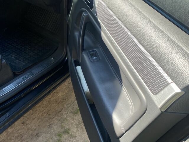 Черный Фольксваген Туарег, объемом двигателя 3 л и пробегом 290 тыс. км за 13350 $, фото 14 на Automoto.ua