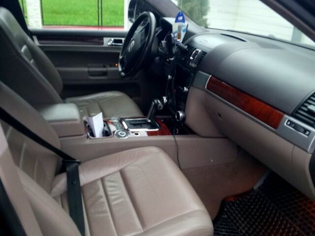 Черный Фольксваген Туарег, объемом двигателя 3 л и пробегом 262 тыс. км за 10500 $, фото 3 на Automoto.ua