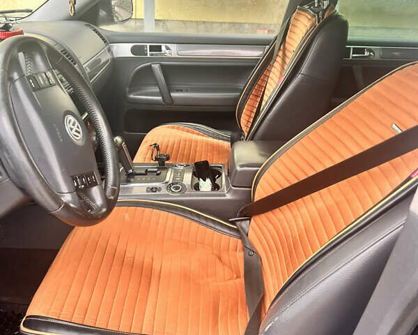 Черный Фольксваген Туарег, объемом двигателя 2.97 л и пробегом 308 тыс. км за 12500 $, фото 7 на Automoto.ua