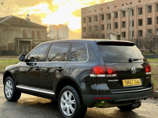 Черный Фольксваген Туарег, объемом двигателя 0 л и пробегом 345 тыс. км за 5300 $, фото 1 на Automoto.ua