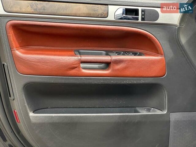 Черный Фольксваген Туарег, объемом двигателя 3 л и пробегом 261 тыс. км за 14440 $, фото 7 на Automoto.ua