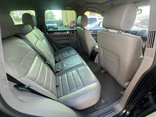 Черный Фольксваген Туарег, объемом двигателя 3 л и пробегом 264 тыс. км за 11799 $, фото 20 на Automoto.ua