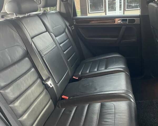 Черный Фольксваген Туарег, объемом двигателя 3.6 л и пробегом 148 тыс. км за 14000 $, фото 16 на Automoto.ua