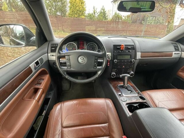 Черный Фольксваген Туарег, объемом двигателя 3 л и пробегом 379 тыс. км за 6630 $, фото 5 на Automoto.ua