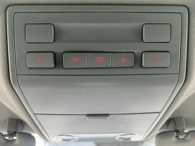 Чорний Фольксваген Туарег, об'ємом двигуна 3 л та пробігом 250 тис. км за 6999 $, фото 8 на Automoto.ua