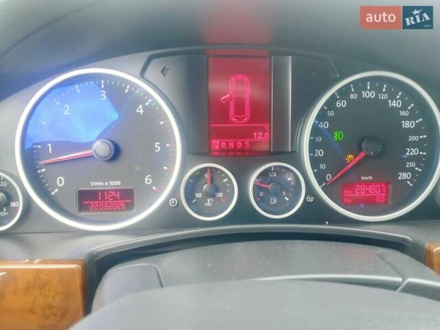 Чорний Фольксваген Туарег, об'ємом двигуна 2.97 л та пробігом 284 тис. км за 12000 $, фото 1 на Automoto.ua