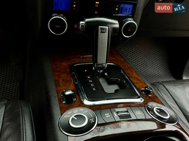 Черный Фольксваген Туарег, объемом двигателя 3 л и пробегом 280 тыс. км за 11700 $, фото 40 на Automoto.ua