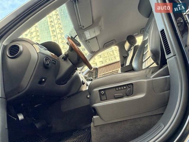 Черный Фольксваген Туарег, объемом двигателя 3.6 л и пробегом 184 тыс. км за 12999 $, фото 91 на Automoto.ua