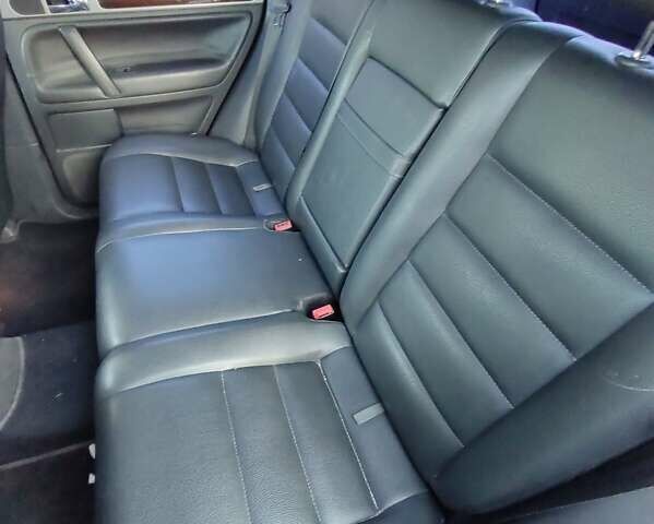 Черный Фольксваген Туарег, объемом двигателя 2.5 л и пробегом 294 тыс. км за 10800 $, фото 13 на Automoto.ua