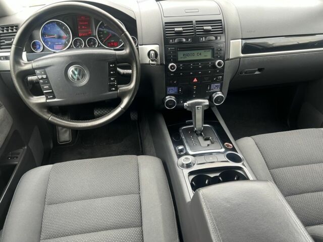 Чорний Фольксваген Туарег, об'ємом двигуна 3 л та пробігом 250 тис. км за 6999 $, фото 9 на Automoto.ua