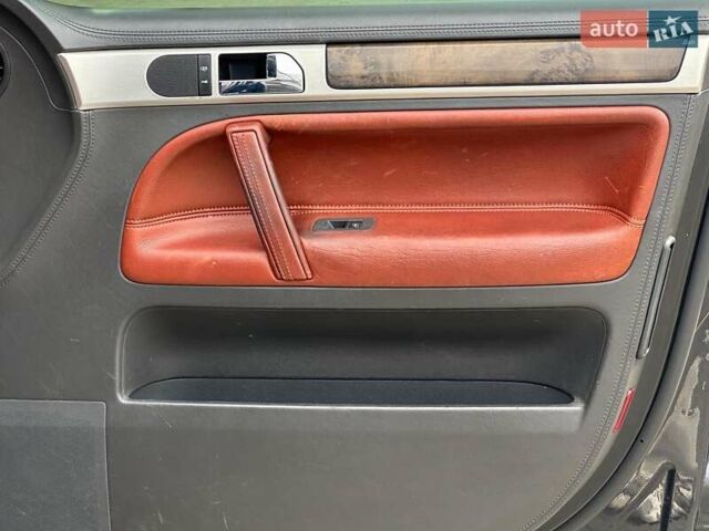 Черный Фольксваген Туарег, объемом двигателя 3 л и пробегом 261 тыс. км за 14440 $, фото 19 на Automoto.ua