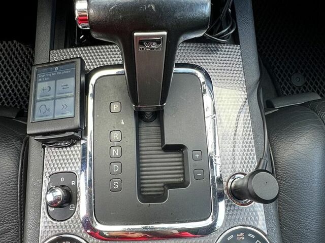 Черный Фольксваген Туарег, объемом двигателя 3 л и пробегом 325 тыс. км за 13000 $, фото 6 на Automoto.ua