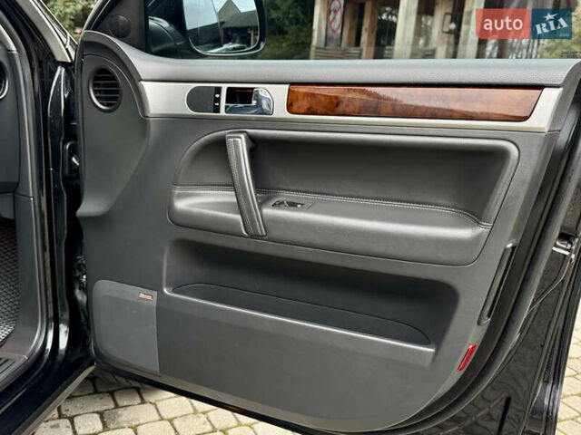 Черный Фольксваген Туарег, объемом двигателя 3 л и пробегом 280 тыс. км за 11700 $, фото 37 на Automoto.ua