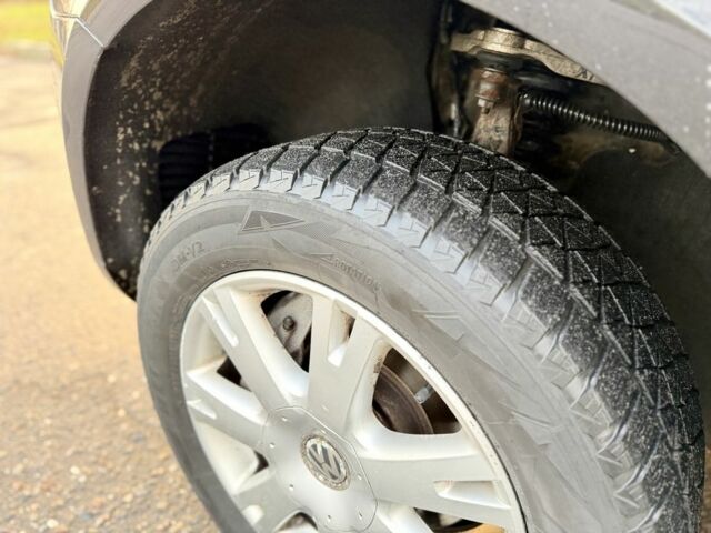 Черный Фольксваген Туарег, объемом двигателя 0 л и пробегом 345 тыс. км за 5300 $, фото 15 на Automoto.ua