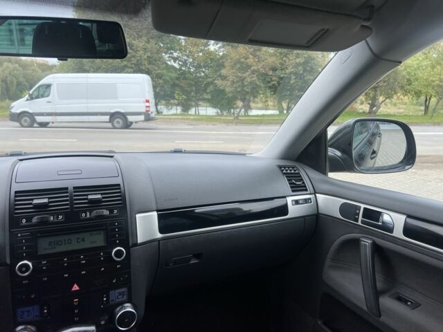 Чорний Фольксваген Туарег, об'ємом двигуна 3 л та пробігом 250 тис. км за 6999 $, фото 10 на Automoto.ua