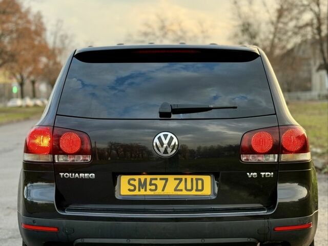 Черный Фольксваген Туарег, объемом двигателя 0 л и пробегом 345 тыс. км за 5300 $, фото 2 на Automoto.ua