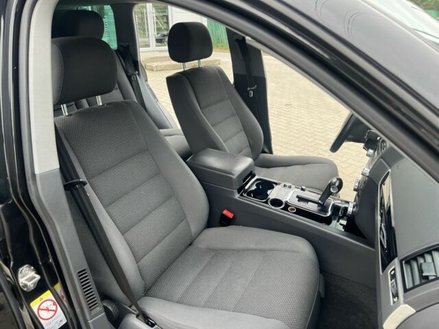 Чорний Фольксваген Туарег, об'ємом двигуна 3 л та пробігом 250 тис. км за 6999 $, фото 20 на Automoto.ua