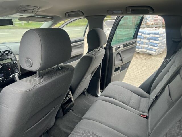 Чорний Фольксваген Туарег, об'ємом двигуна 3 л та пробігом 250 тис. км за 6999 $, фото 12 на Automoto.ua