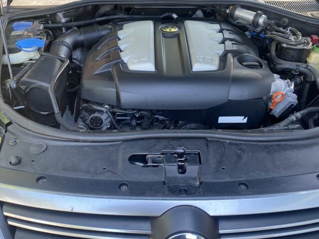 Черный Фольксваген Туарег, объемом двигателя 3 л и пробегом 290 тыс. км за 13350 $, фото 17 на Automoto.ua