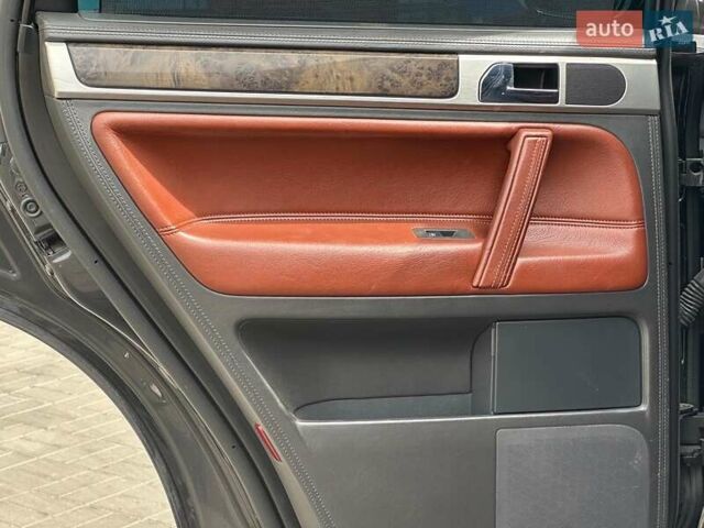 Черный Фольксваген Туарег, объемом двигателя 3 л и пробегом 261 тыс. км за 14440 $, фото 11 на Automoto.ua